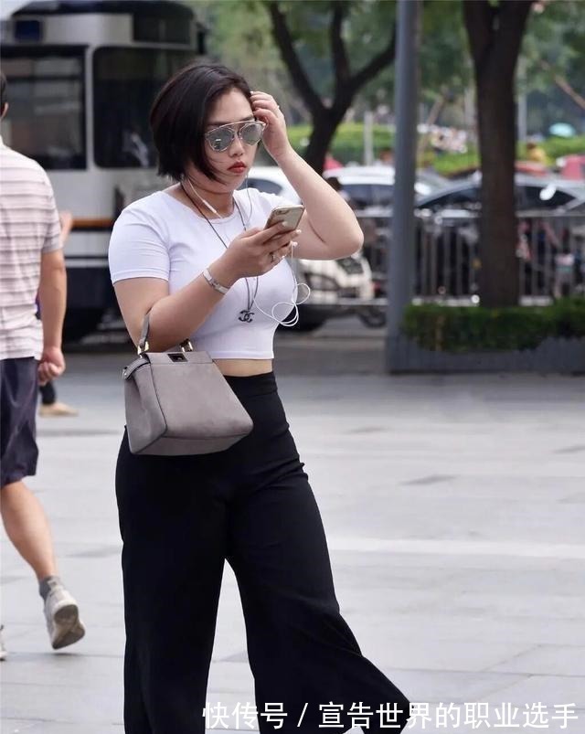 瑜伽裤 光彩夺目的瑜伽裤显瘦好搭配,简约也是一种美,精致时尚!