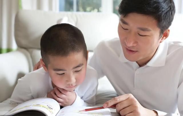 到底|亲悦读一问就烦孩子读完一本书,家长到底要不要提问