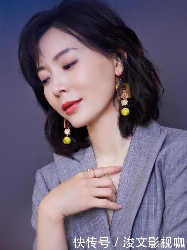 何有强|奔三奔四女性留这款短发不会错,明白3点发型知识就够,时髦大气