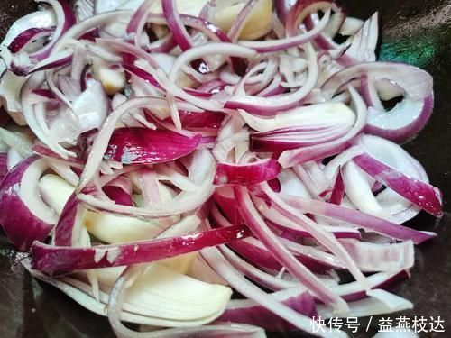 洋葱炒蛋|洋葱和它天生一对，是“天然泻药”，隔天排宿便，常吃体重不到百！