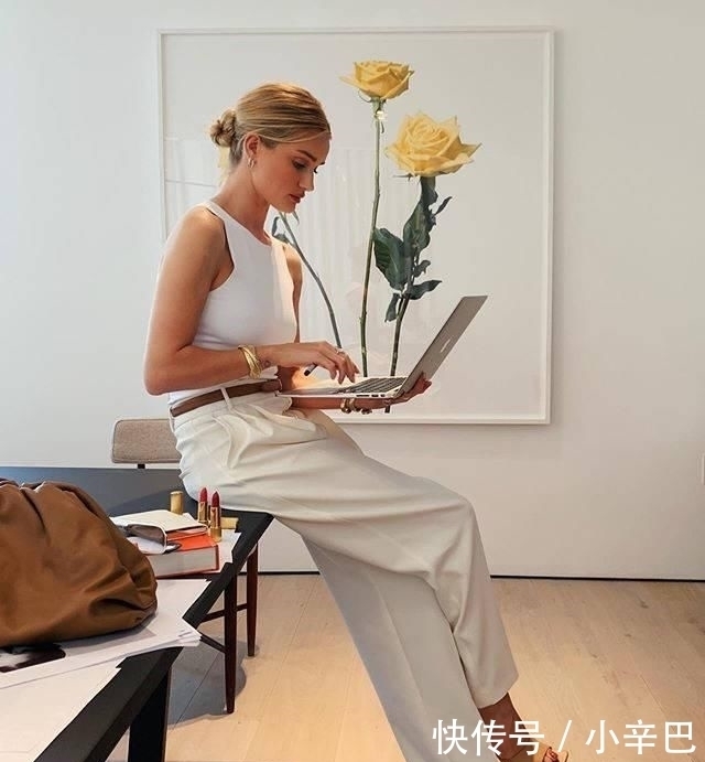 venet凉鞋挑选有讲究：今夏入手就要着重这个简约贵气的设计！
