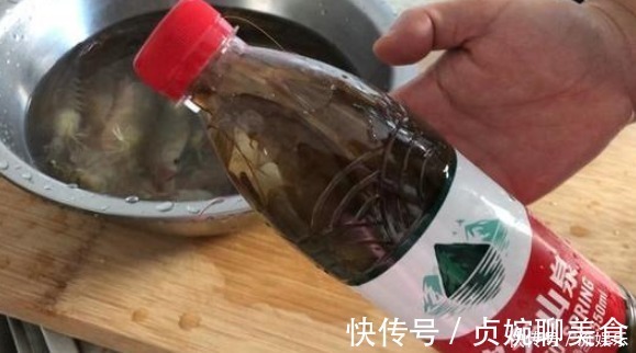 保存大虾，直接冷冻是大错！渔民教你1招，1年不坏，和鲜虾一样鲜