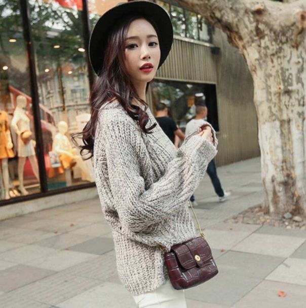 美女|街拍:当下美女穿着真是时尚,第四个气质像明星一样