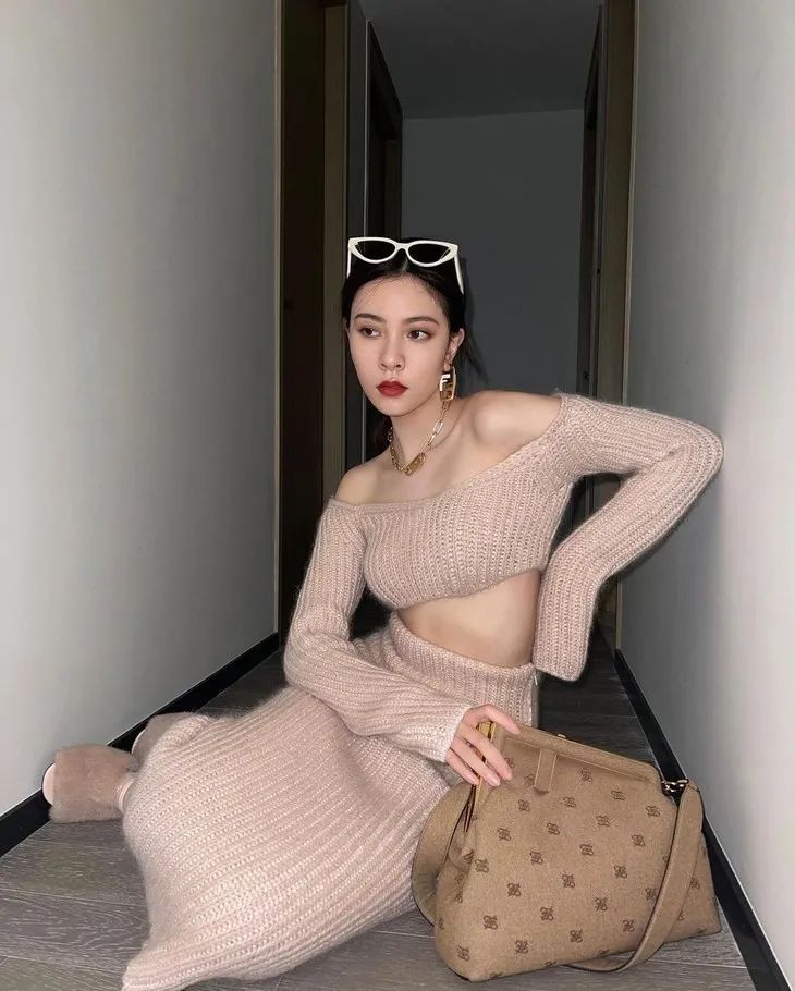 针织|一字肩针织衫，9月不穿傲娇下线