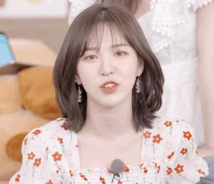 今年流行这4款短发，时髦不挑人，脸还小一倍！