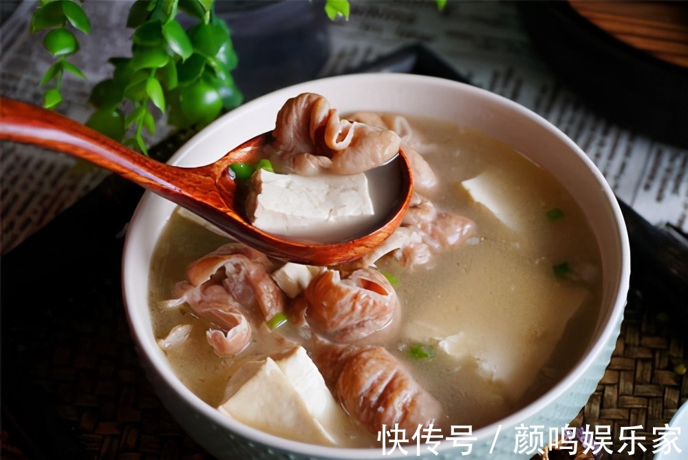 炖豆腐时，三个诀窍不能少，不然豆腐易烂不入味，你还不知道