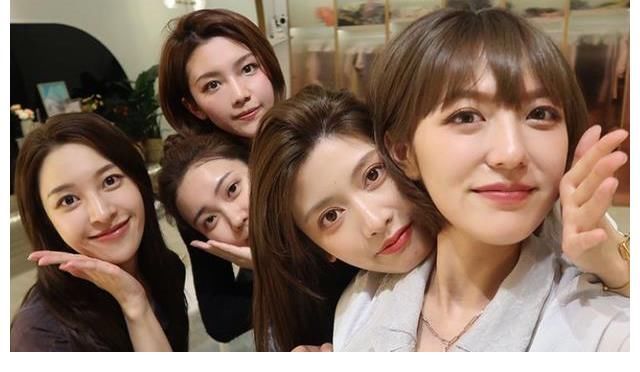 心動4|《心動4》嘉賓線下被偶遇，麥穗颯美，小孔變JK少女，女3造型好辣