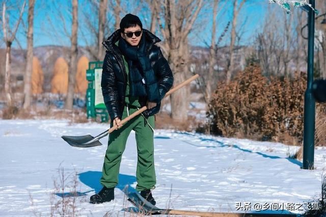 |邓超雪地撒野又帅又可爱 耍宝搞笑与滑雪酷帅随意切换