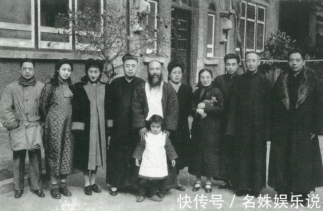 秋君#他一生十段情，妻妾四人，却三跪挚爱而不娶，以兄妹之名互称52年