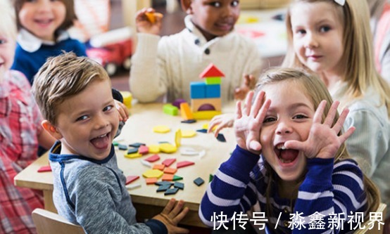 幼儿园|四岁的孩子被学校劝退，老师幼儿园没有你家雇的保姆