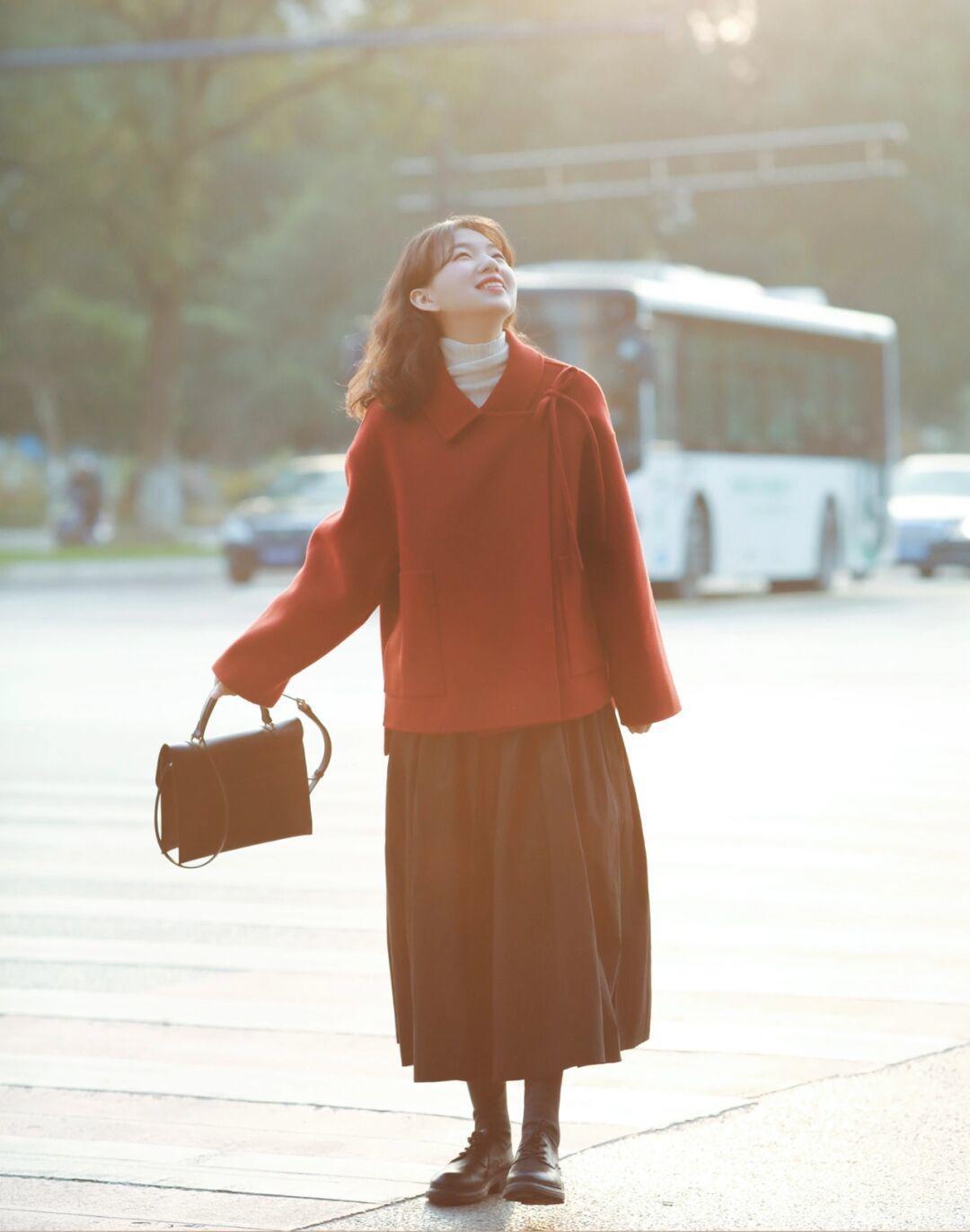 百搭 这些才是“毛呢外套”的高级穿法,优雅精致又百搭,舒适温柔