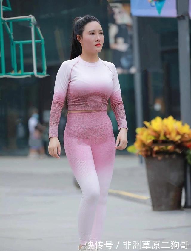 饰品 风格多元化的瑜伽裤,整体看起来美不胜收,谁穿都美