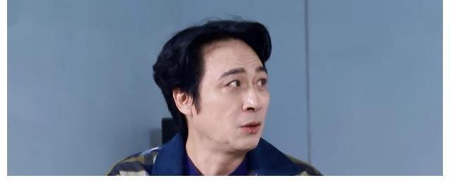 張傲月拿出冠軍獎(jiǎng)杯，韓宇拿出冠軍毛巾，為何吳鎮(zhèn)宇沒帶金馬獎(jiǎng)杯