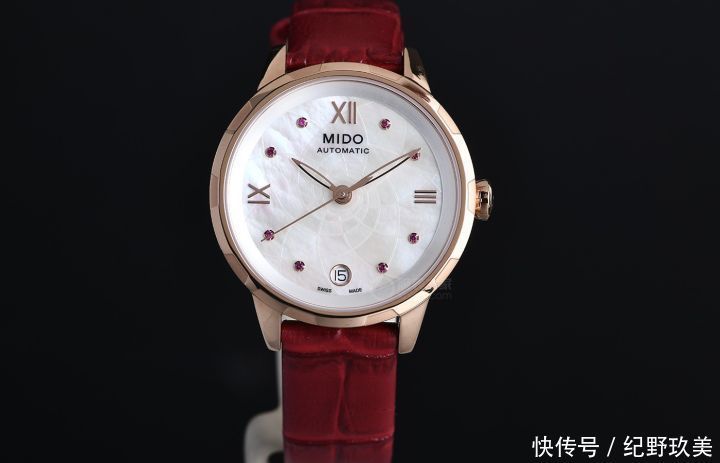 公价|美不胜收!全新花淅系列“复古红”女表公价8,400元现货在售