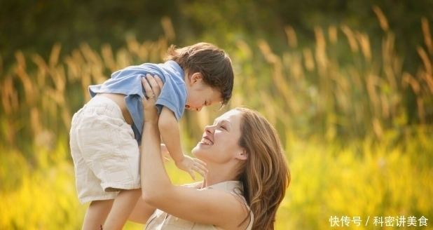 孩子|孩子缺钙不能喝牛奶?儿科主任:若想远离矮个,这2种食物少吃