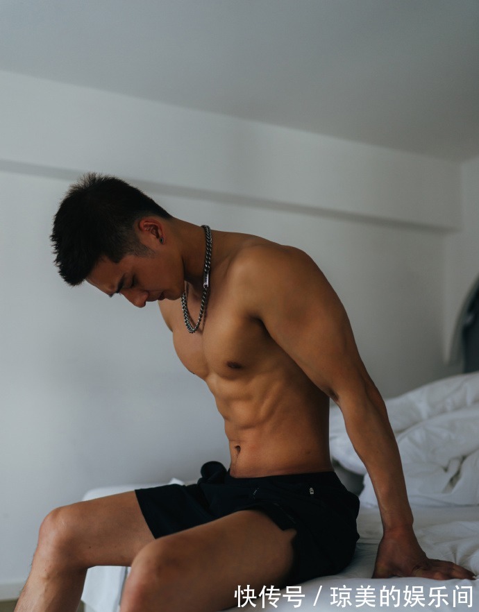 肌肉|成都体育学院肌肉学霸,看这人鱼线公狗腰,就知道耐力十足!