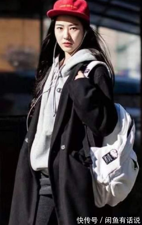 大衣|穿“黑色大衣”太路人?那是搭配不够讲究,3个方案提升高级感