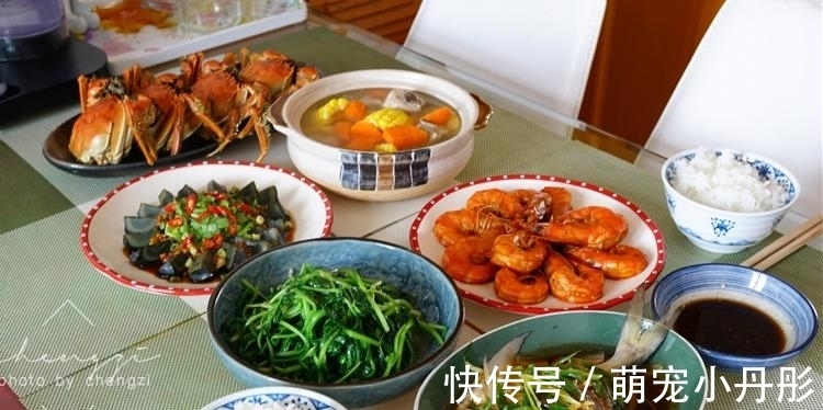 儿子大学，老两口的中秋家宴，6道家常菜，网友：家里饭菜就是香
