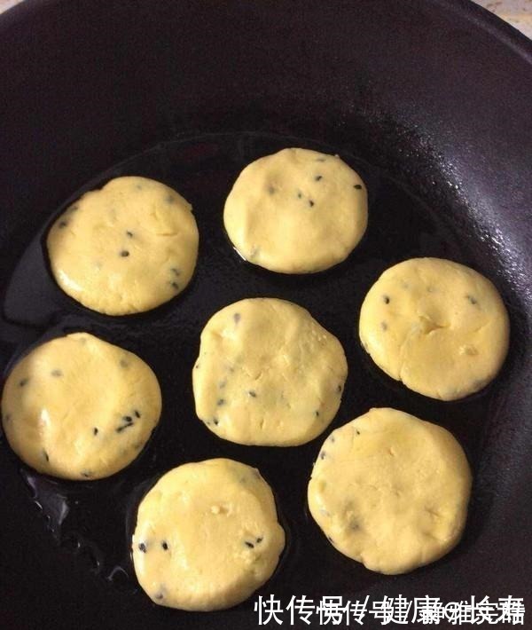 小技巧|早餐饼就要这样做,掌握3个小技巧,香甜软糯,简单又好吃