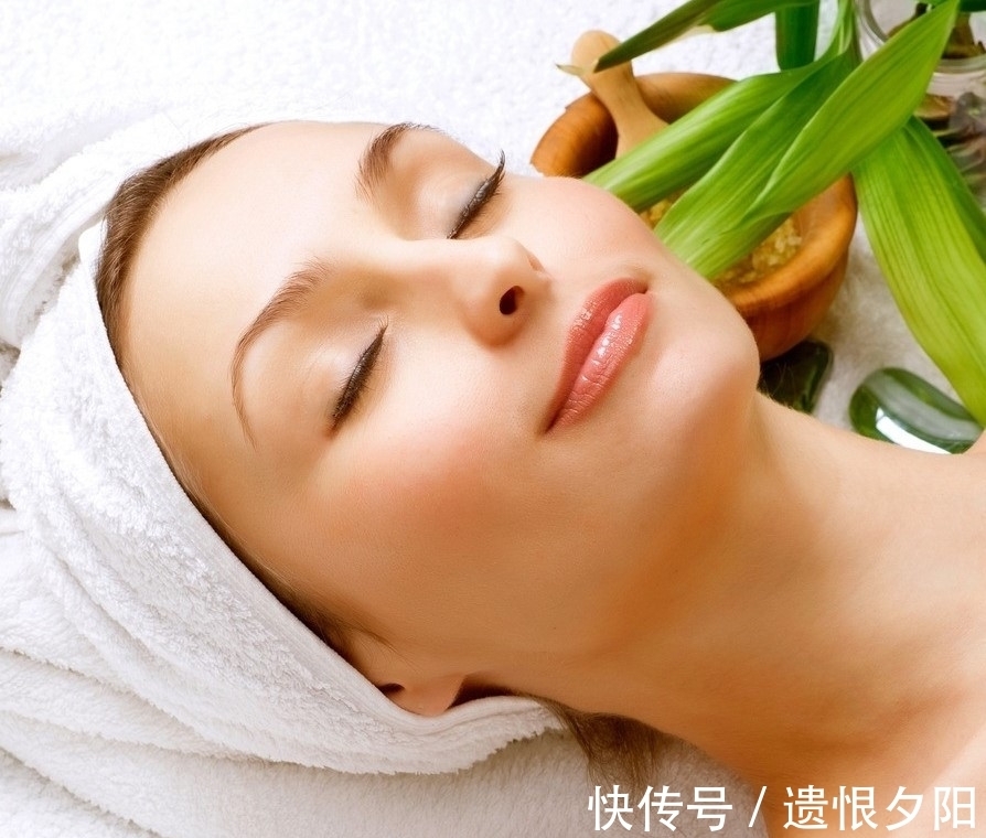 蜂蜜|牙膏加它敷在脸上,美白肌肤,祛斑效果非常好