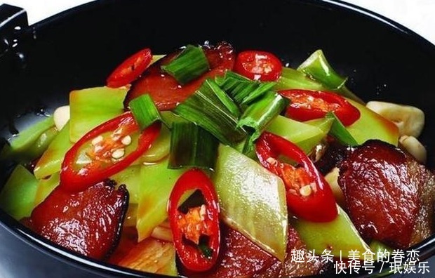 家常菜:爆炒螃蟹,干锅莴笋片腊肉,香辣鲫鱼,蒜香辣炒虾