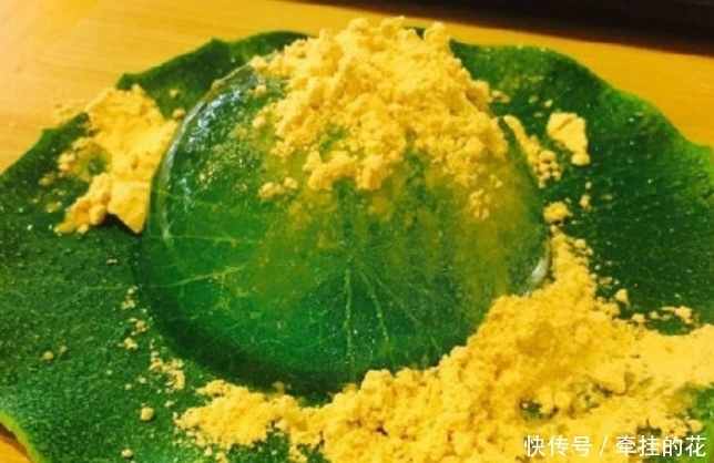 这是不是荷叶上的露珠呀?错,这是日本的一种传统小吃