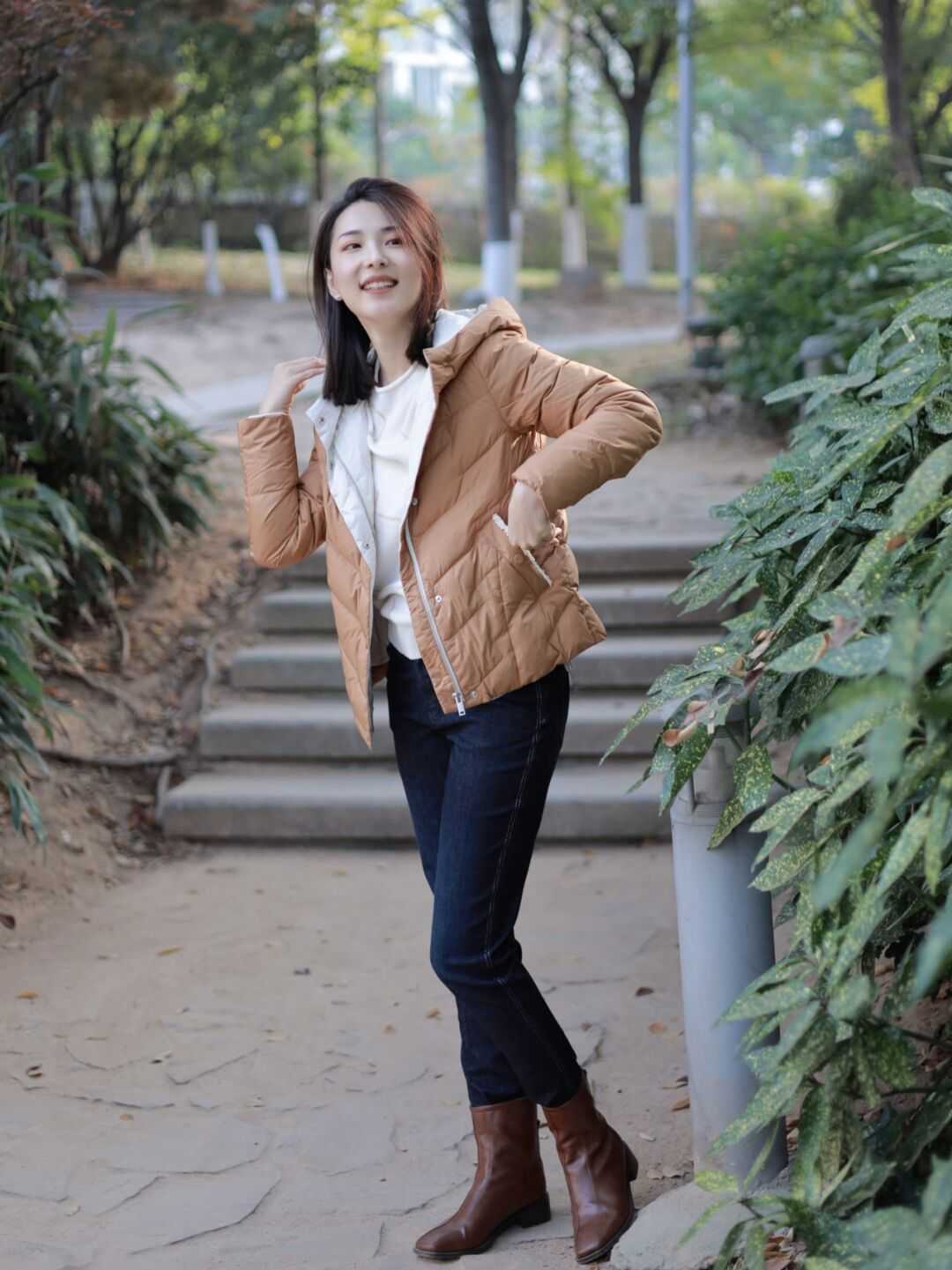 搭配 天穿衣一定要“保暖至上”,用牛仔裤搭这三件上衣,保暖又优雅