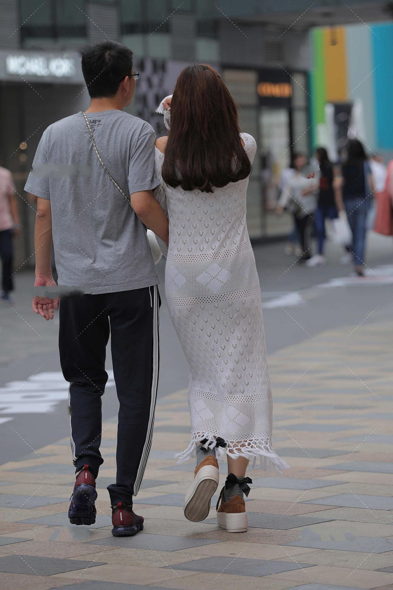 白色镂空直筒长裙, 文艺清新范儿十足, 尽显大气