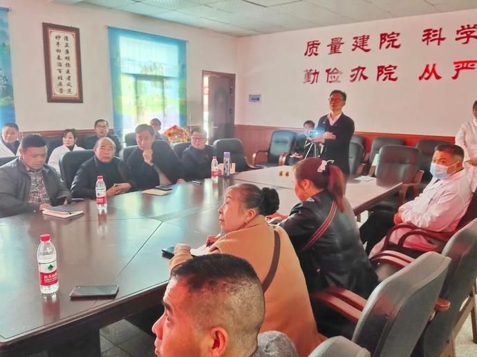 陈建华|健康呼吸 无与伦比｜医院开展慢阻肺日健康宣教活动