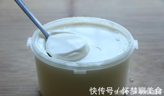 喝不完的牛奶别浪费,搭配燕麦做出一款特色甜点,营养更高档!