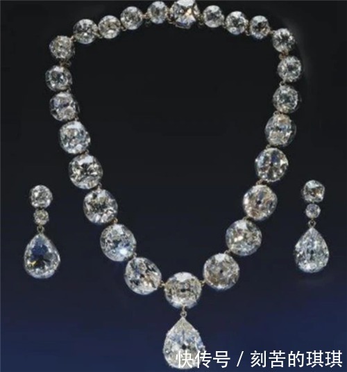 她是世上珠宝最多的王后,一颗珍珠值2亿,让英国女王都眼红不已