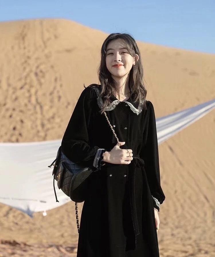 穿搭|秋冬怎么穿才洋气,试一试“丝绒连衣裙”端庄优雅,漂亮大方!