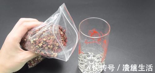 花椒|每天都用花椒泡水喝,作用真厉害,解决了很多男人女人的困扰