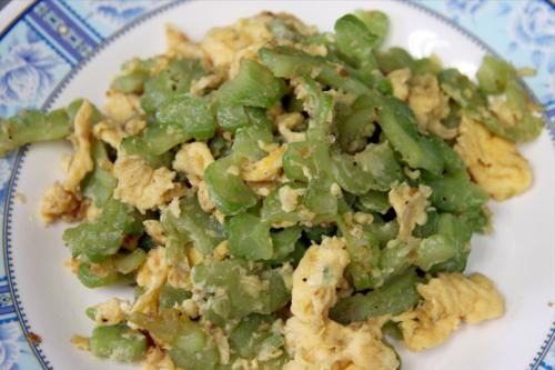 入味|炒苦瓜,切记不要直接炒,下锅前多做2步,不苦不涩,鲜香又入味