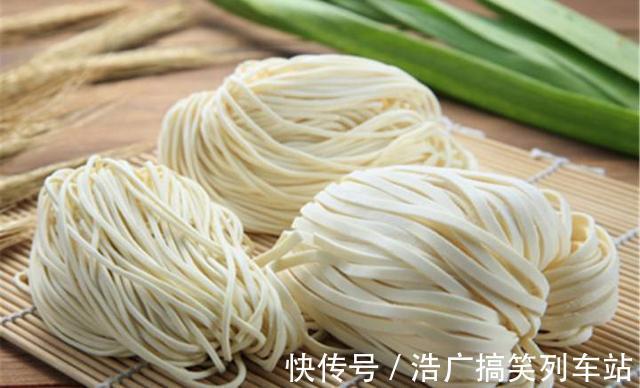 胰岛|经常吃面条对胰岛不好?医生:若不想患上糖尿病,3种素食要少吃