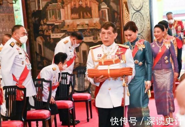 诗妮娜#69岁泰王帮衬贵妃,苏提达珍珠耳环黯淡无光,诗妮娜佩戴珠宝首饰