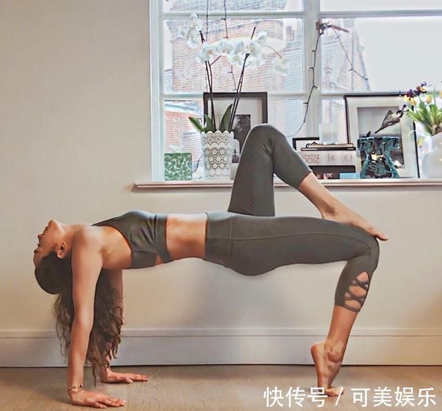 迷人|平胸女人也能迷人可爱，如今大受欢迎的体型是这样，你也能拥有