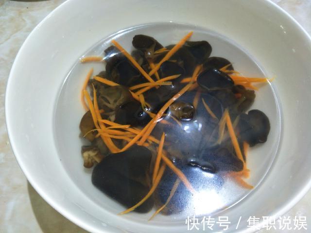 凉拌|夏天吃木耳正当时,教你凉拌木耳的正确做法,木耳好吃无异味