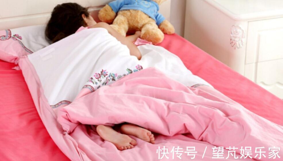 宝宝|入秋后带娃睡觉,父母注意“一要四不要”,孩子睡的香发育好