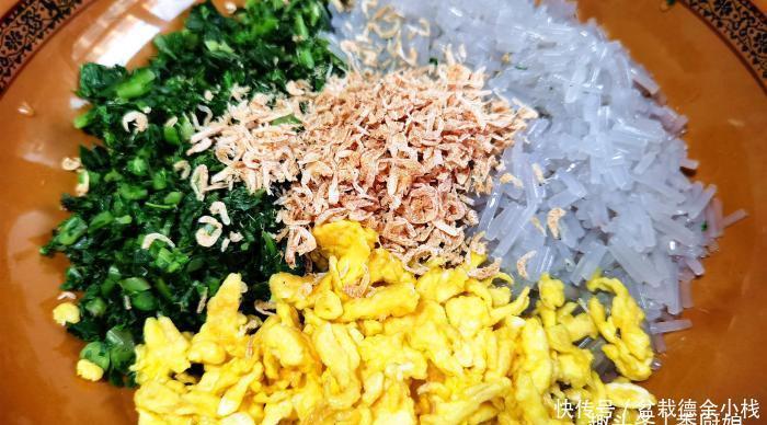 吃萝卜|此菜营养极高,很多人只吃果肉,其实叶子才是宝贝,蒸一锅太香了