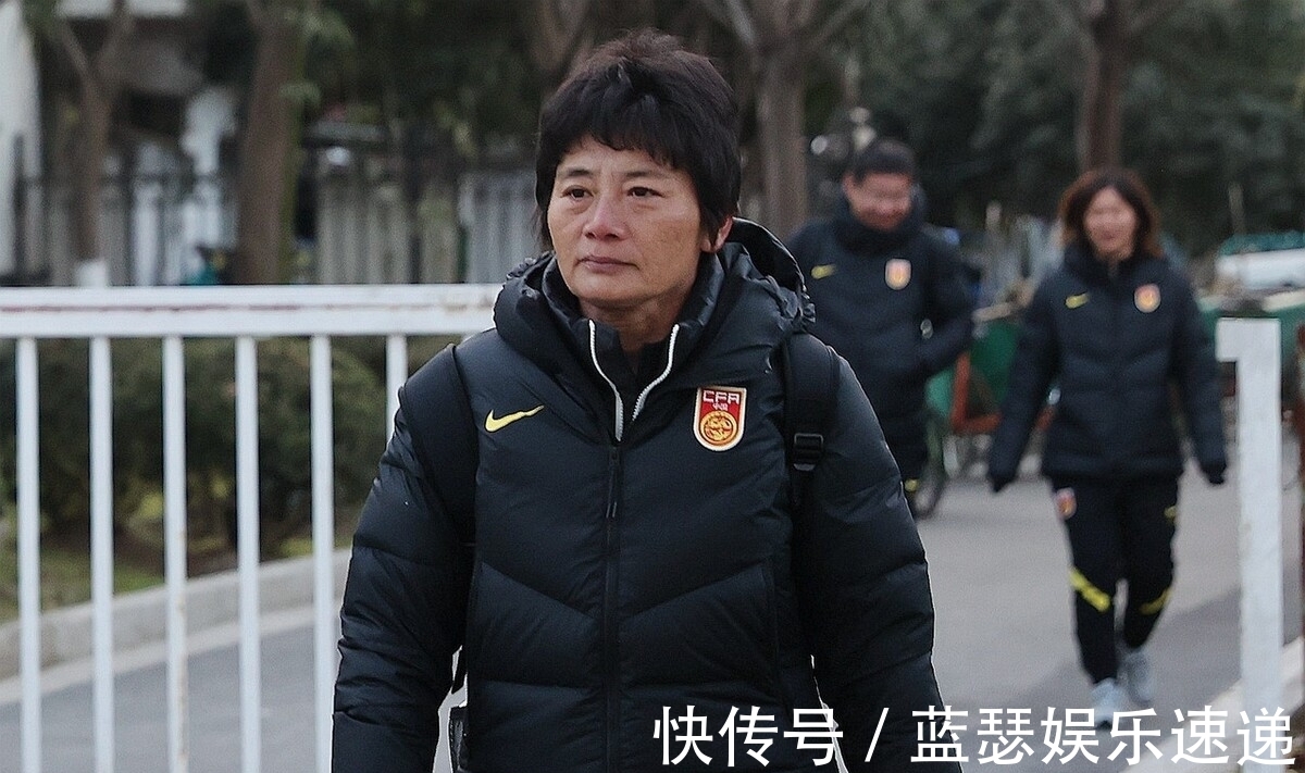 女足亚洲杯|中国女足水庆霞又有聪明做法,把功劳分了!前国足教练李铁看看吧