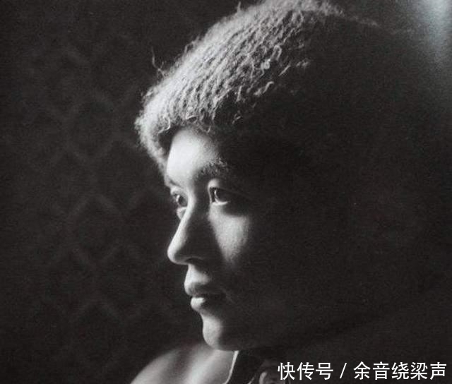 不起|顾城与儿子“争夺”的爱:谢烨给儿子买玩具,他会生气的坐地不起