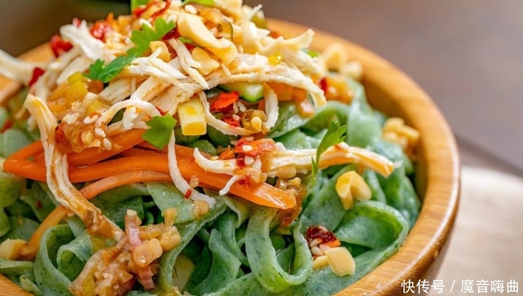 天这么热别吃饭了!这一碗美味,酸爽开胃又低脂