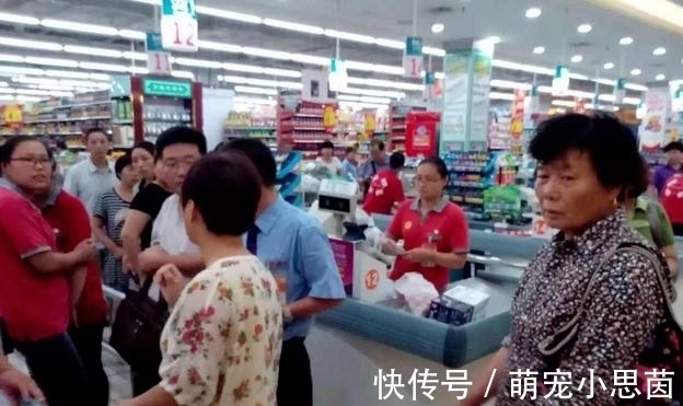 羞耻|花3元吃海底捞,奶奶带娃吃凉菜、水果到饱:养废孩子的捷径