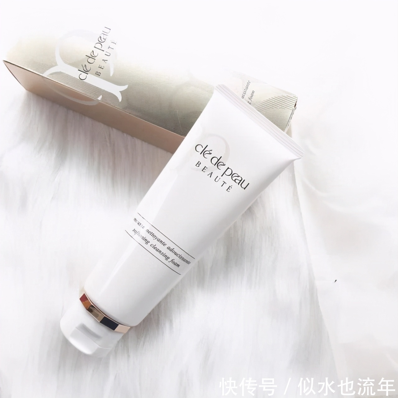 深层控油补水洗面奶推荐:有效清除污垢,平衡油脂,让肌肤健康