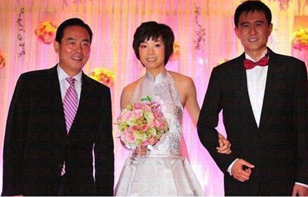 袁立|抛弃同居12年的袁立,转身娶小20岁张怡宁,他为何能吸引张怡宁