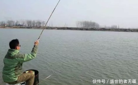 黑坑钓鱼,鱼口不好?教你如何让黑坑鱼儿乖乖开口——盛世三渔