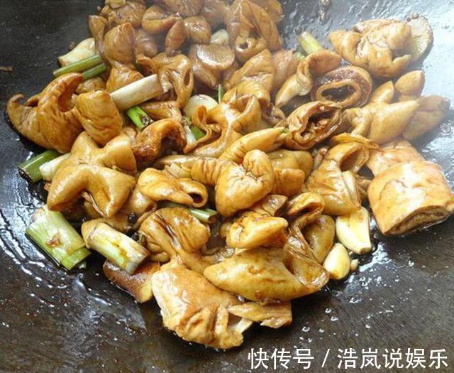 炒猪大肠时,别直接下锅,多加这一步,好吃又不腥!