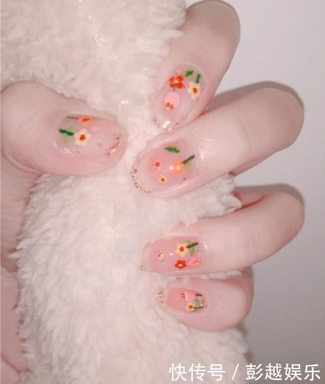 超适合春天的五款美甲,原谅色最受欢迎,看过的都纷纷被种草