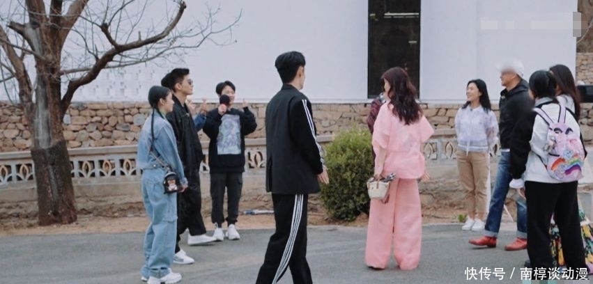 郭麒麟|汪苏泷情商有多高?轻松帮张翰化解尴尬,不愧是宝藏男孩